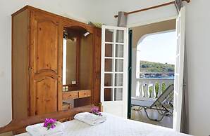 Evanna House in Saint Stephanos