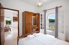 Evanna House in Saint Stephanos