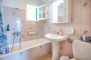 Evanna House in Saint Stephanos