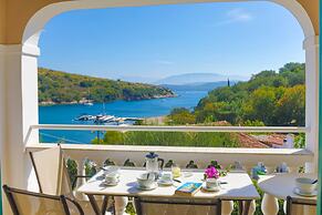 Evanna House in Saint Stephanos