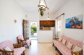 Evanna House in Saint Stephanos