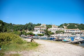 Evanna House in Saint Stephanos