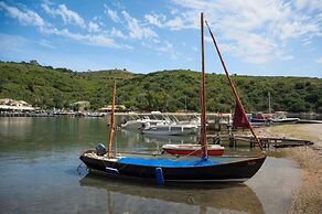 Evanna House in Saint Stephanos