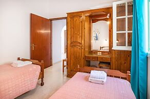 Evanna House in Saint Stephanos