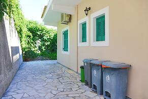 Evanna House in Saint Stephanos