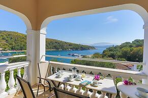 Evanna House in Saint Stephanos