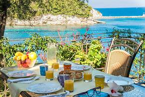 Aglaia Villa in Longos