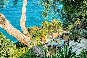 Aglaia Villa in Longos