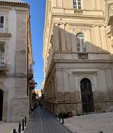 Casa Lumi a in Syracuse