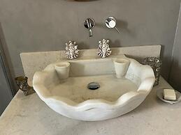 Casa Lumi a in Syracuse