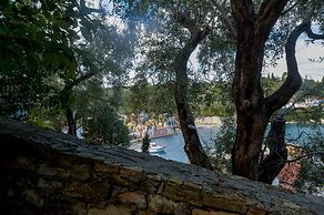 Aglaia Studio in Longos