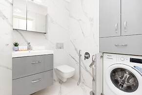 Roomy Apartment Grzybowska219 by Renters