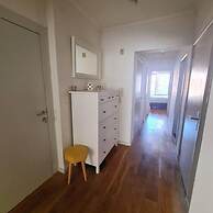 Spacious 2 Bedroom App in the Center With Terrace