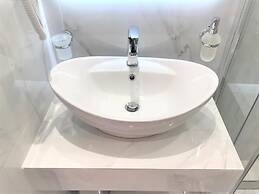 Amaryllis Luxury Rooms