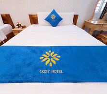 Cozy Hotel HCM