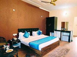 Royals Moonlight Resort