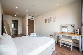 Vera Apartments - Saigon Royal Residence