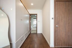 Vera Apartments - Saigon Royal Residence