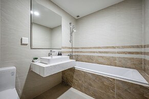 Vera Apartments - Saigon Royal Residence