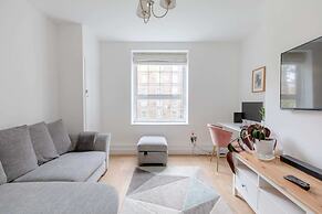 Central & Stylish 1BD Flat - 8mins to Greenwich!