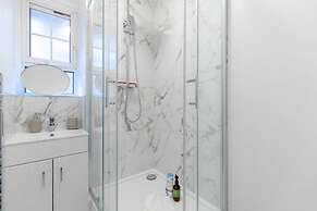 Central & Stylish 1BD Flat - 8mins to Greenwich!