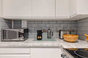 Central & Stylish 1BD Flat - 8mins to Greenwich!