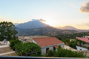 EMPHASIS Traditional House