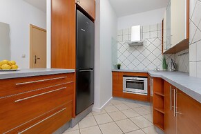 Spacious Apartment Vistula by Renters