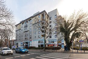 Spacious Apartment Vistula by Renters