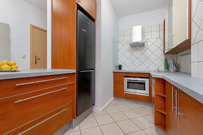 Spacious Apartment Vistula by Renters
