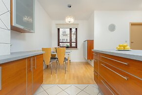 Spacious Apartment Vistula by Renters