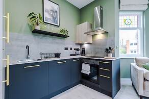 Hilltop Serviced Apartments - Stockport