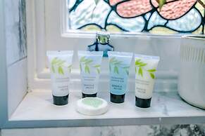 Hilltop Serviced Apartments - Stockport