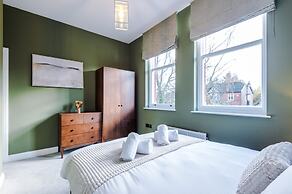 Hilltop Serviced Apartments - Stockport