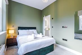 Hilltop Serviced Apartments - Stockport