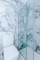 Hilltop Serviced Apartments - Stockport