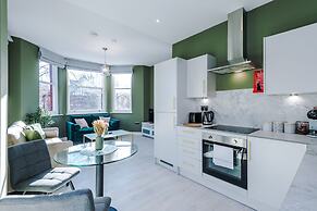 Hilltop Serviced Apartments - Stockport