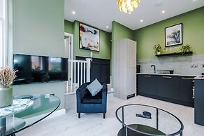 Hilltop Serviced Apartments - Stockport