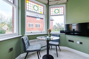 Hilltop Serviced Apartments - Stockport