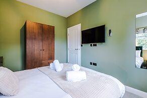 Hilltop Serviced Apartments - Stockport