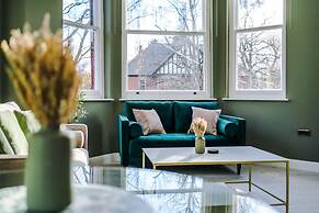 Hilltop Serviced Apartments - Stockport