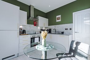 Hilltop Serviced Apartments - Stockport