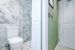 Hilltop Serviced Apartments - Stockport