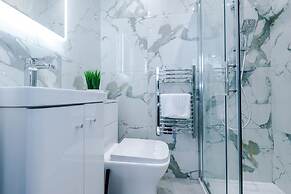 Hilltop Serviced Apartments - Stockport