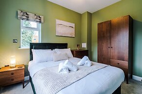 Hilltop Serviced Apartments - Stockport