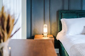 Hilltop Serviced Apartments - Stockport