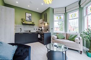 Hilltop Serviced Apartments - Stockport