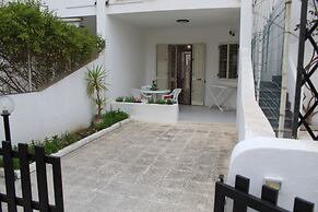 Trilocale Glicine piano terra Baia Verde