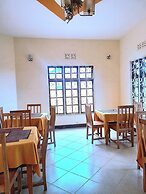 Panorama Inn- Safari Stride