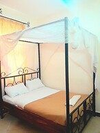 Panorama Inn- Safari Stride